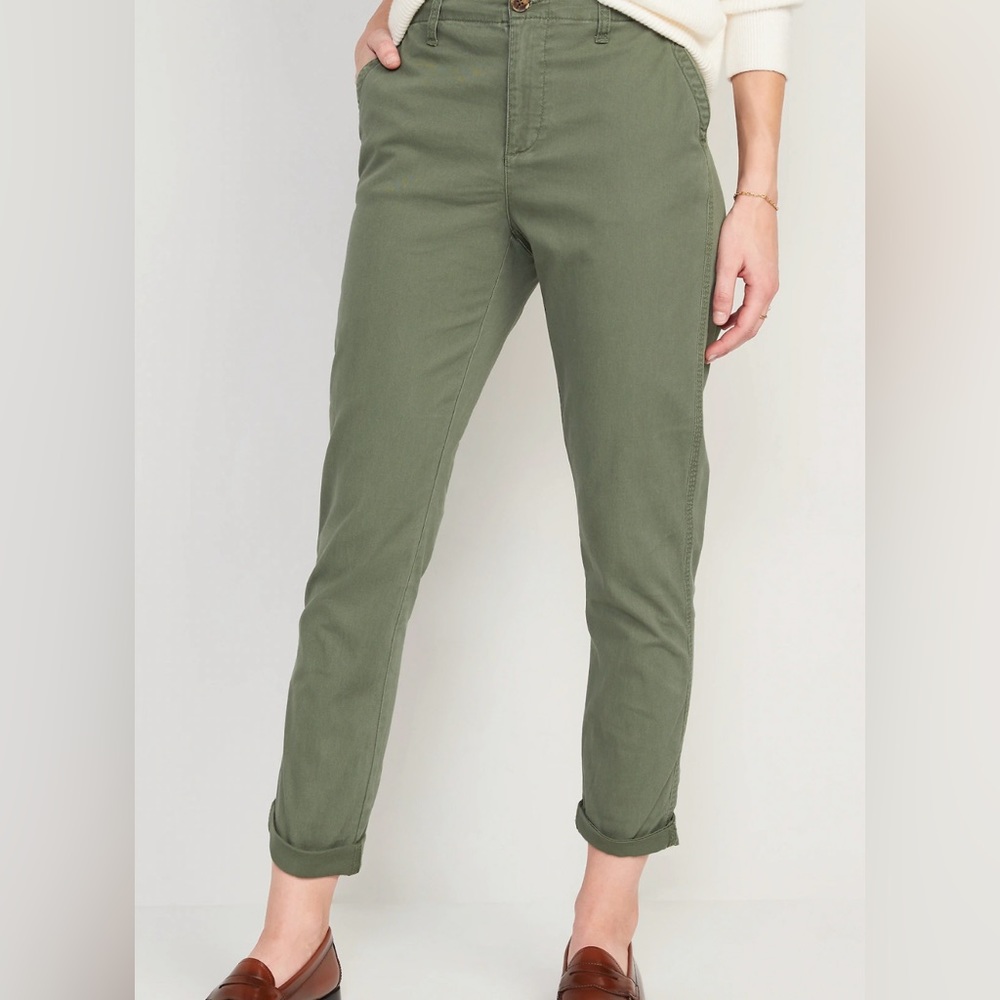 High-Waisted OGC Chino Pants for Women. New, never worn, no tags